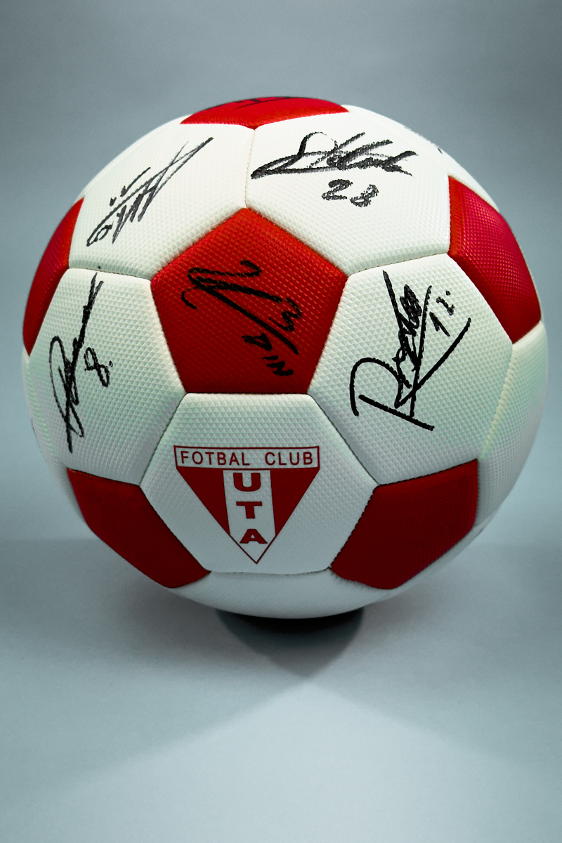 Minge fotbal UTA premium - model colecție cu semnături jucători