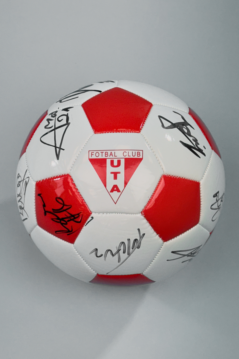 Minge fotbal UTA - model colecție cu semnături jucători