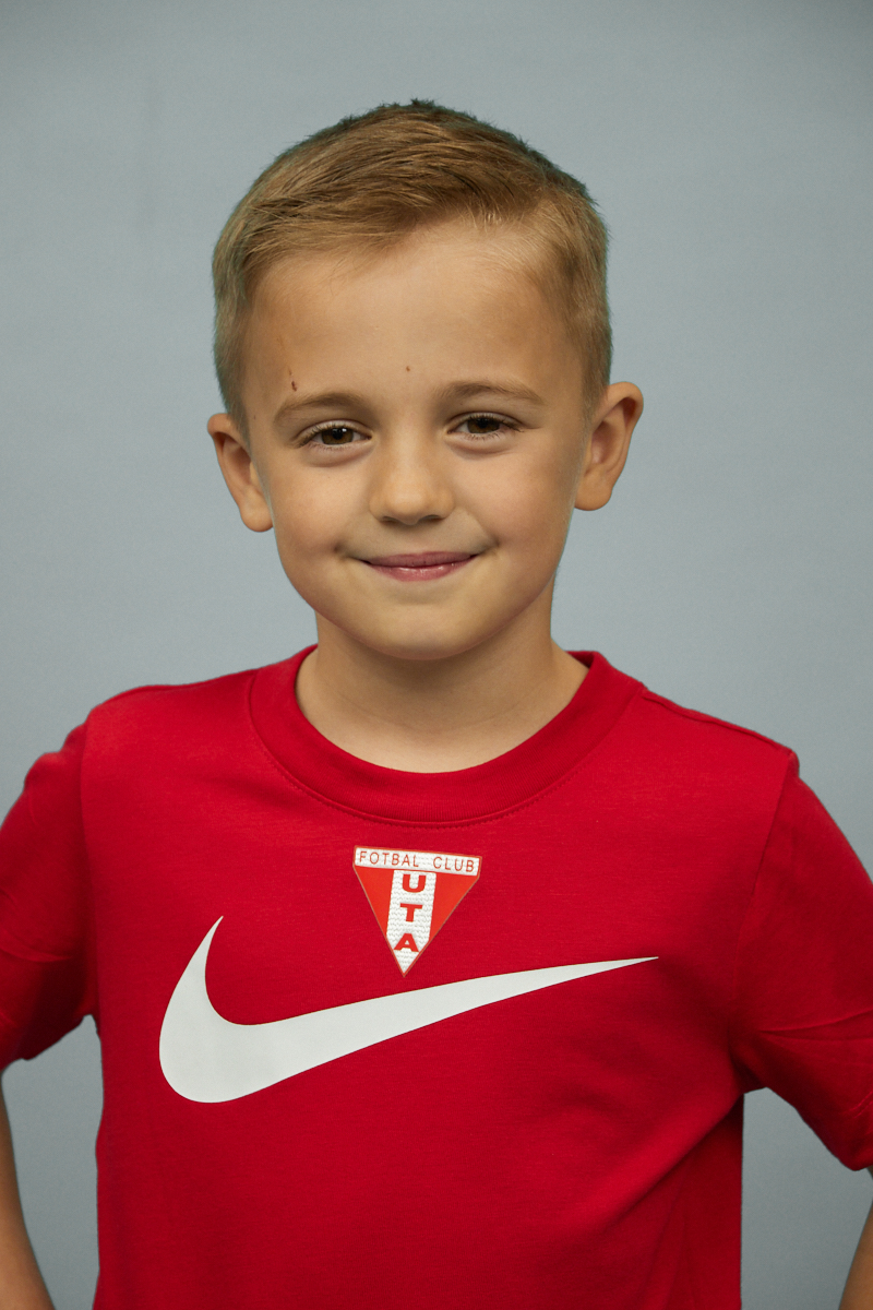 TRICOU TEE UTA LOGO NIKE COPII ROȘU – CONFORT ZILNIC