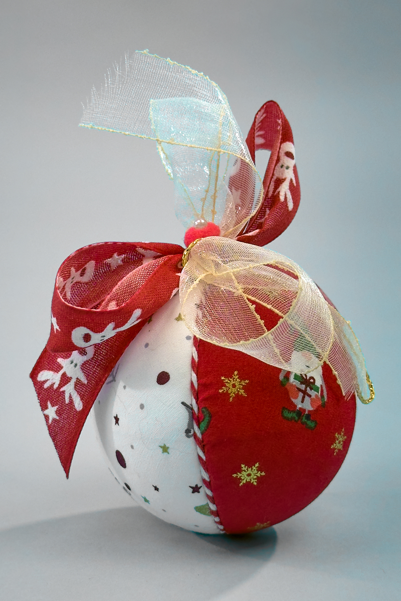 Glob UTA Crăciun 8 cm roșu alb - decor sărbători suporteri - imagine 2
