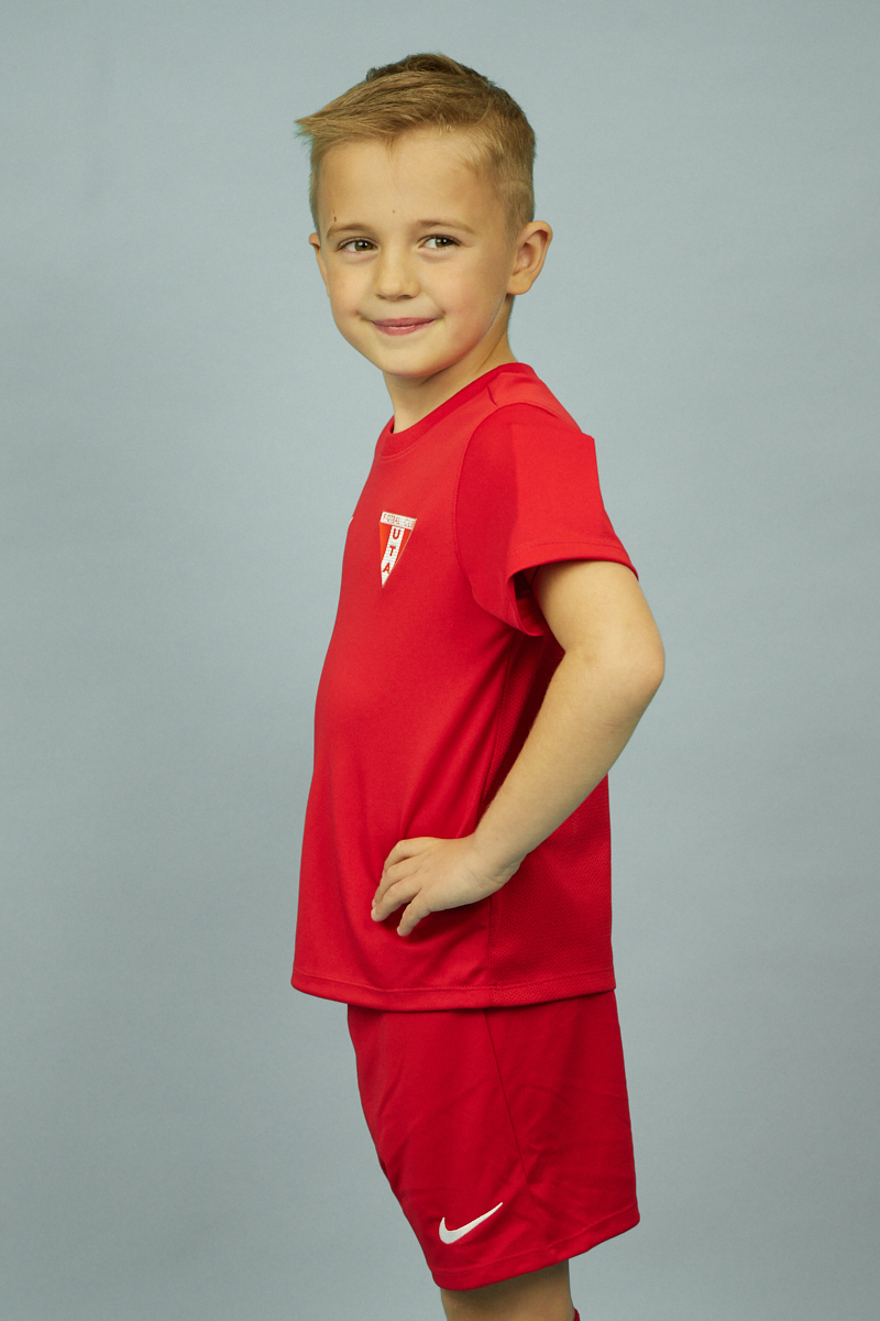 SET ECHIPAMENT UTA COPII NIKE ROȘU – TRICOU, PANTALONI ȘI ȘOSETE