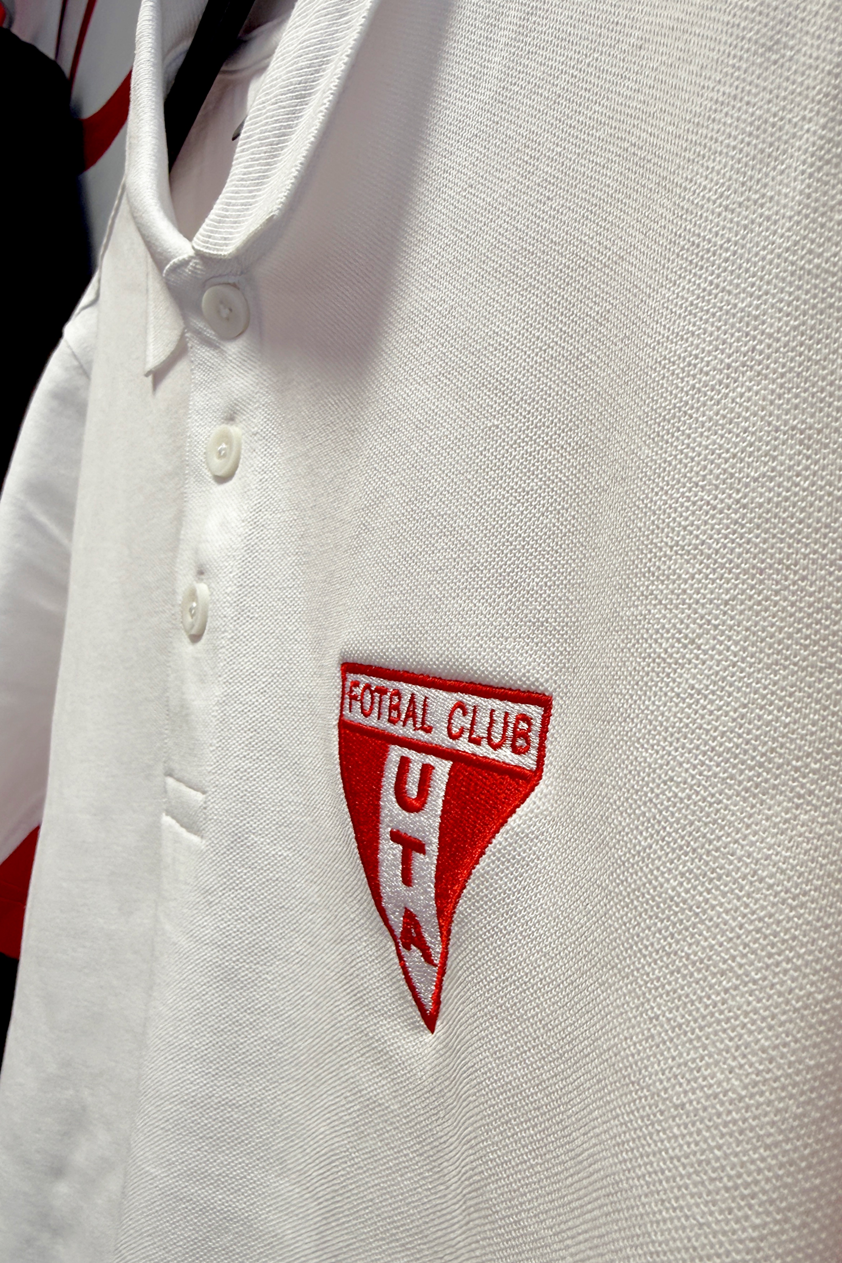 Tricou polo UTA alb/roșu 1945